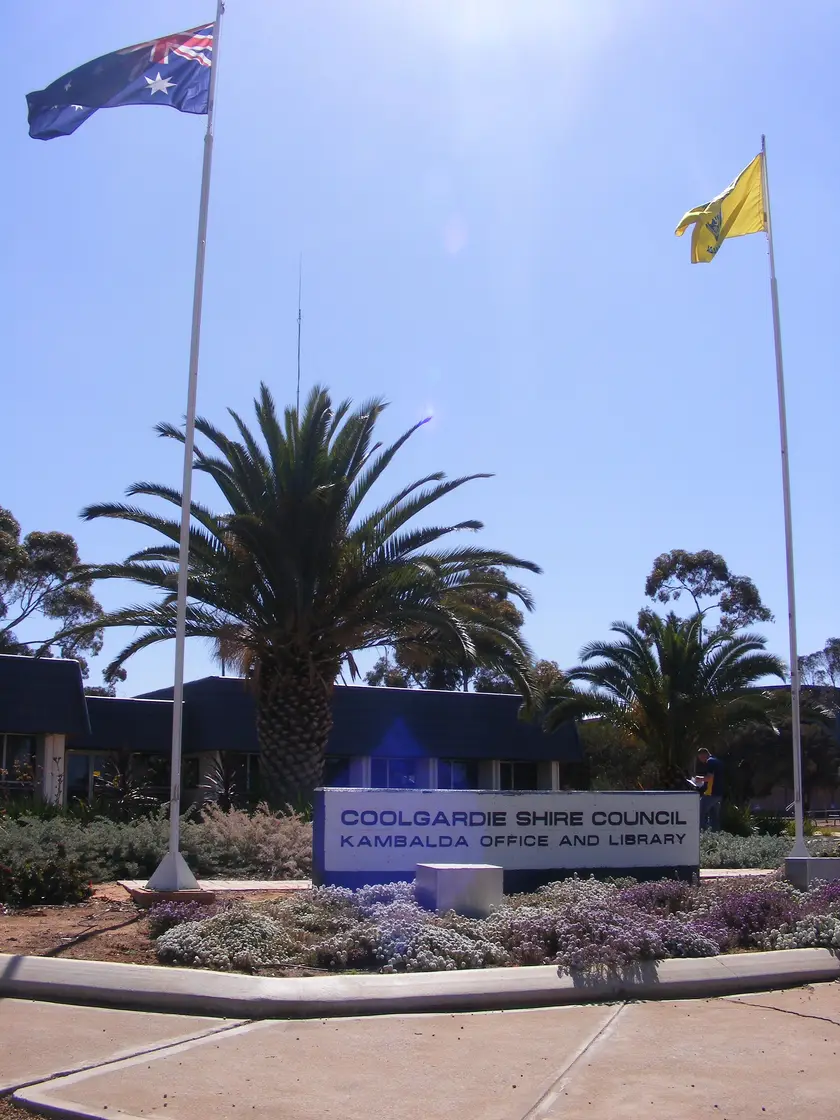 Kambalda West